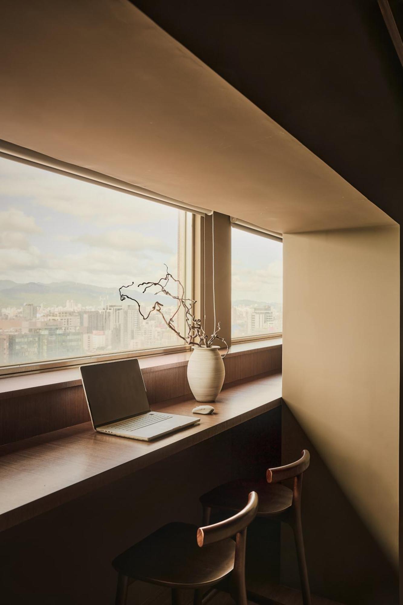 Brown House Hotel - Taipei Main Station Bagian luar foto