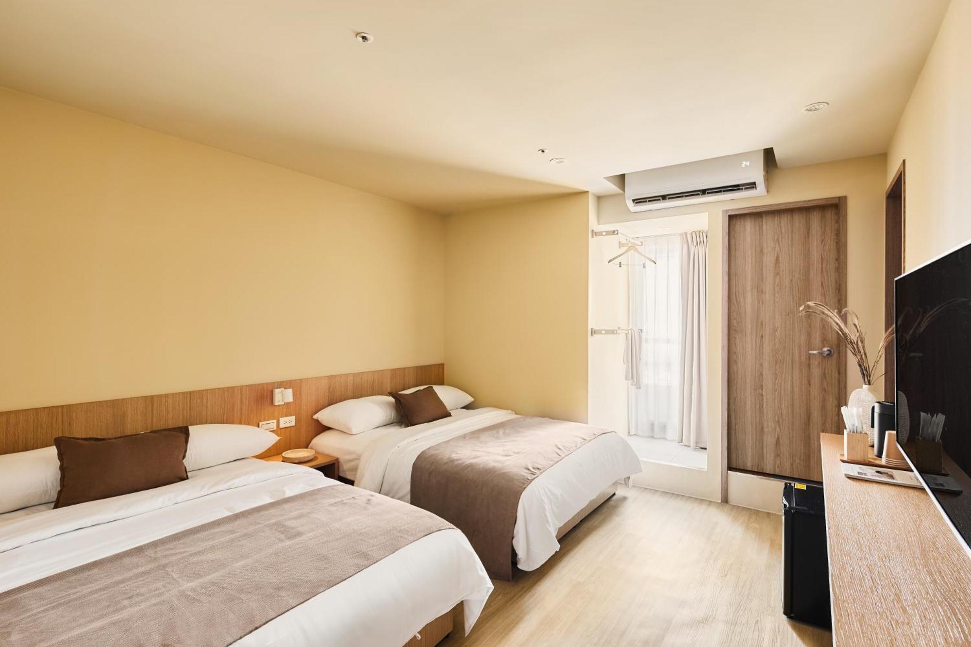 Brown House Hotel - Taipei Main Station Bagian luar foto