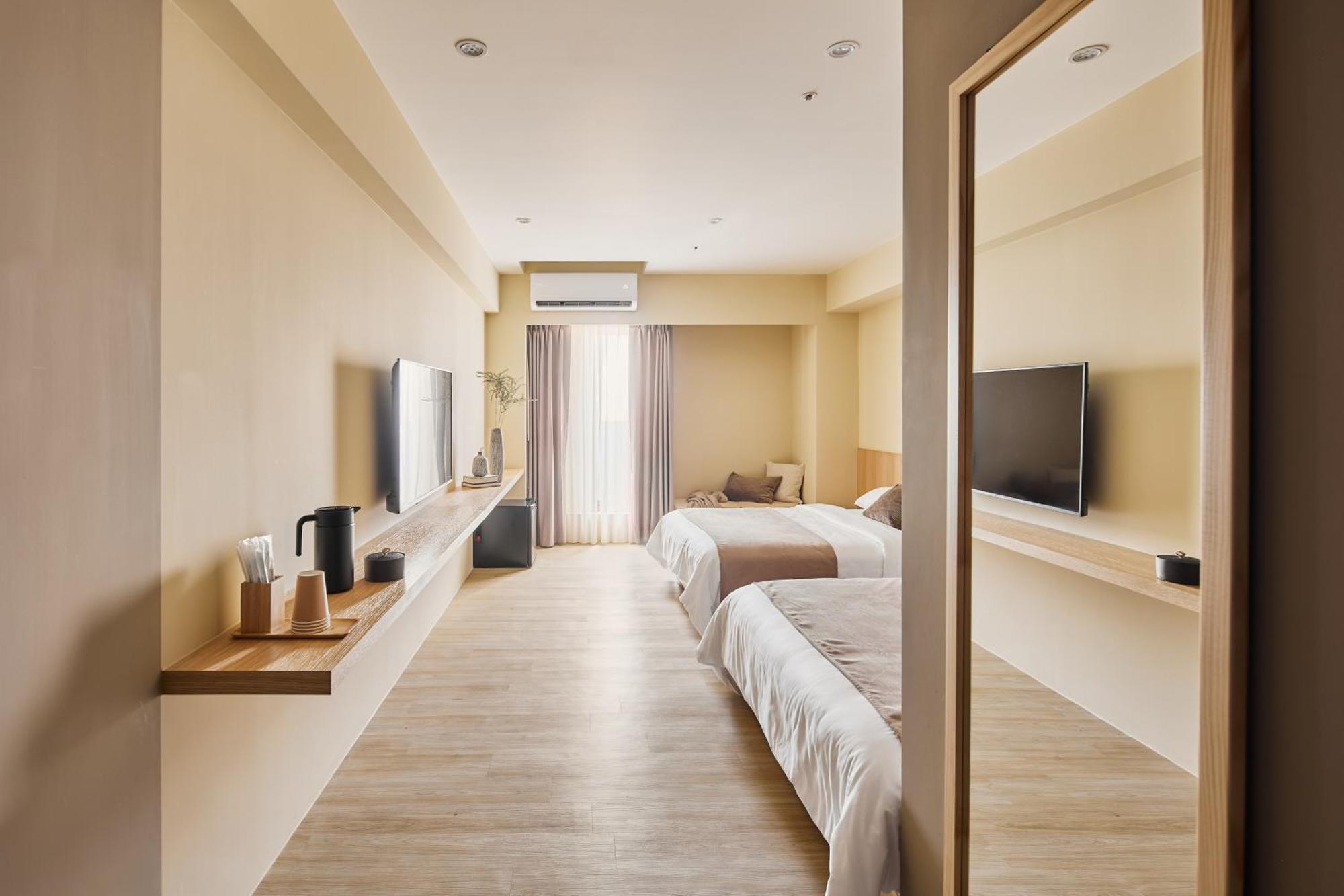 Brown House Hotel - Taipei Main Station Bagian luar foto