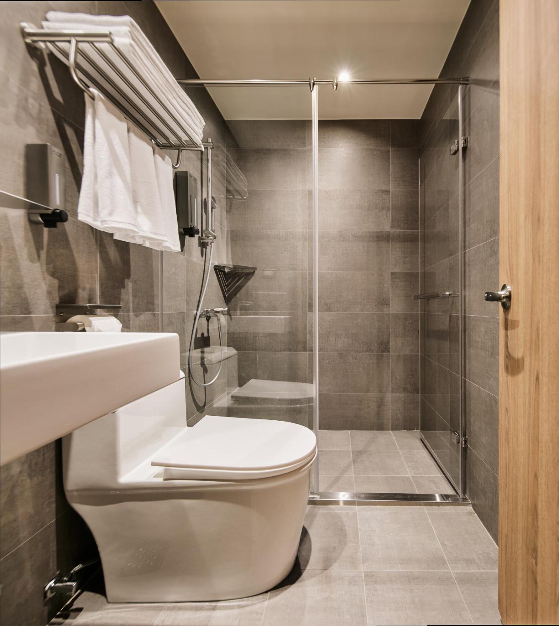 Brown House Hotel - Taipei Main Station Bagian luar foto