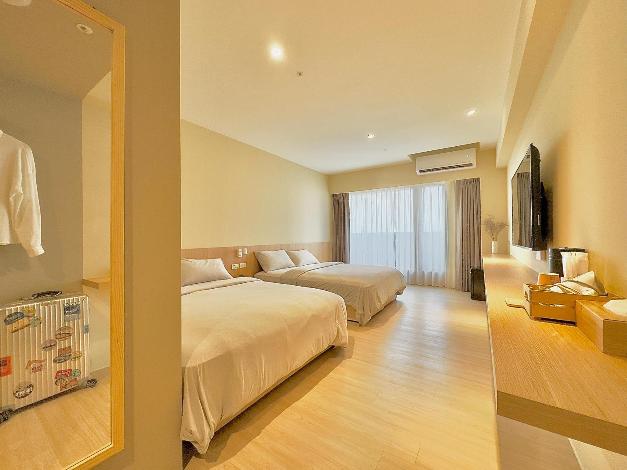 Brown House Hotel - Taipei Main Station Bagian luar foto