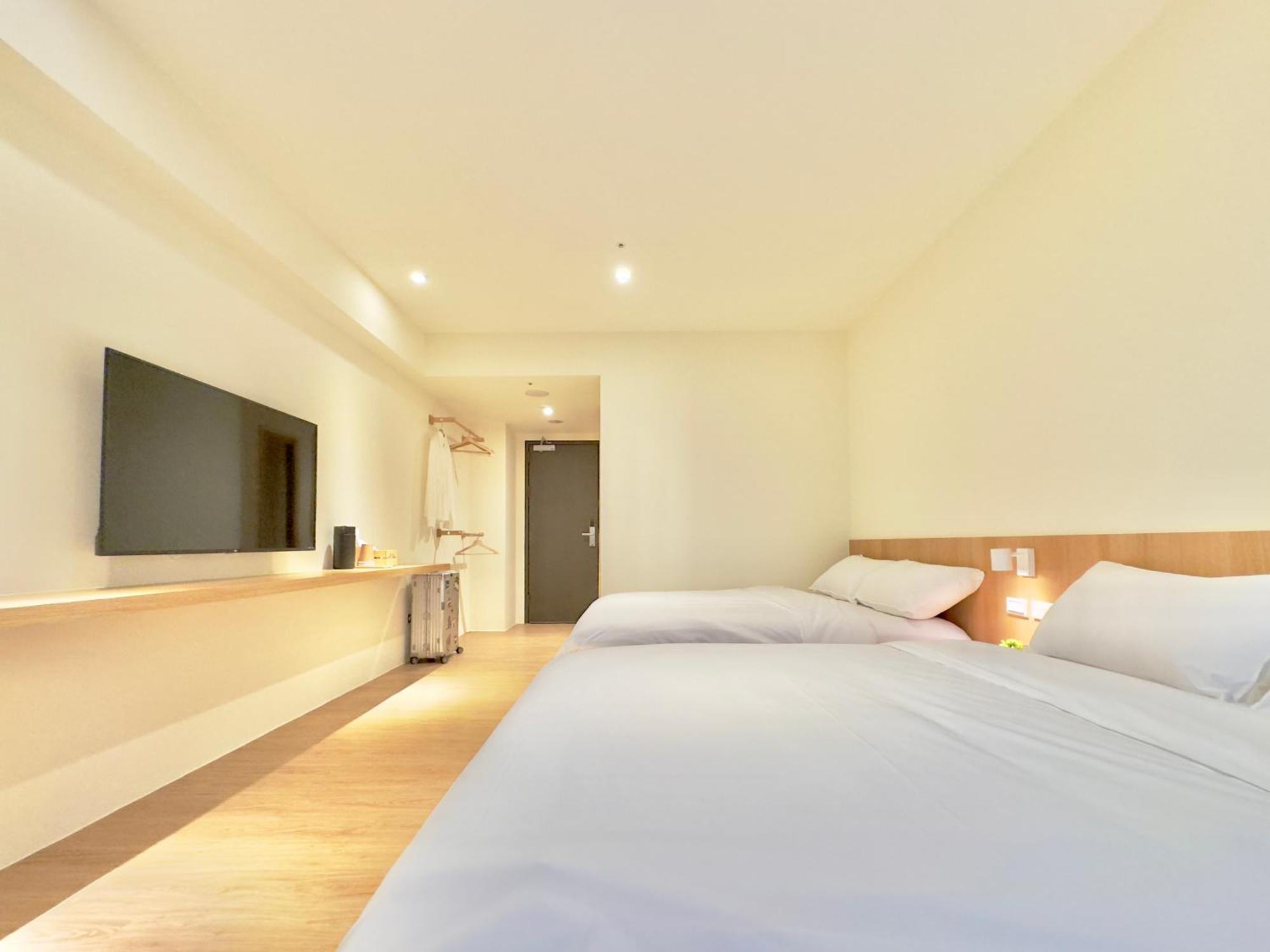 Brown House Hotel - Taipei Main Station Bagian luar foto