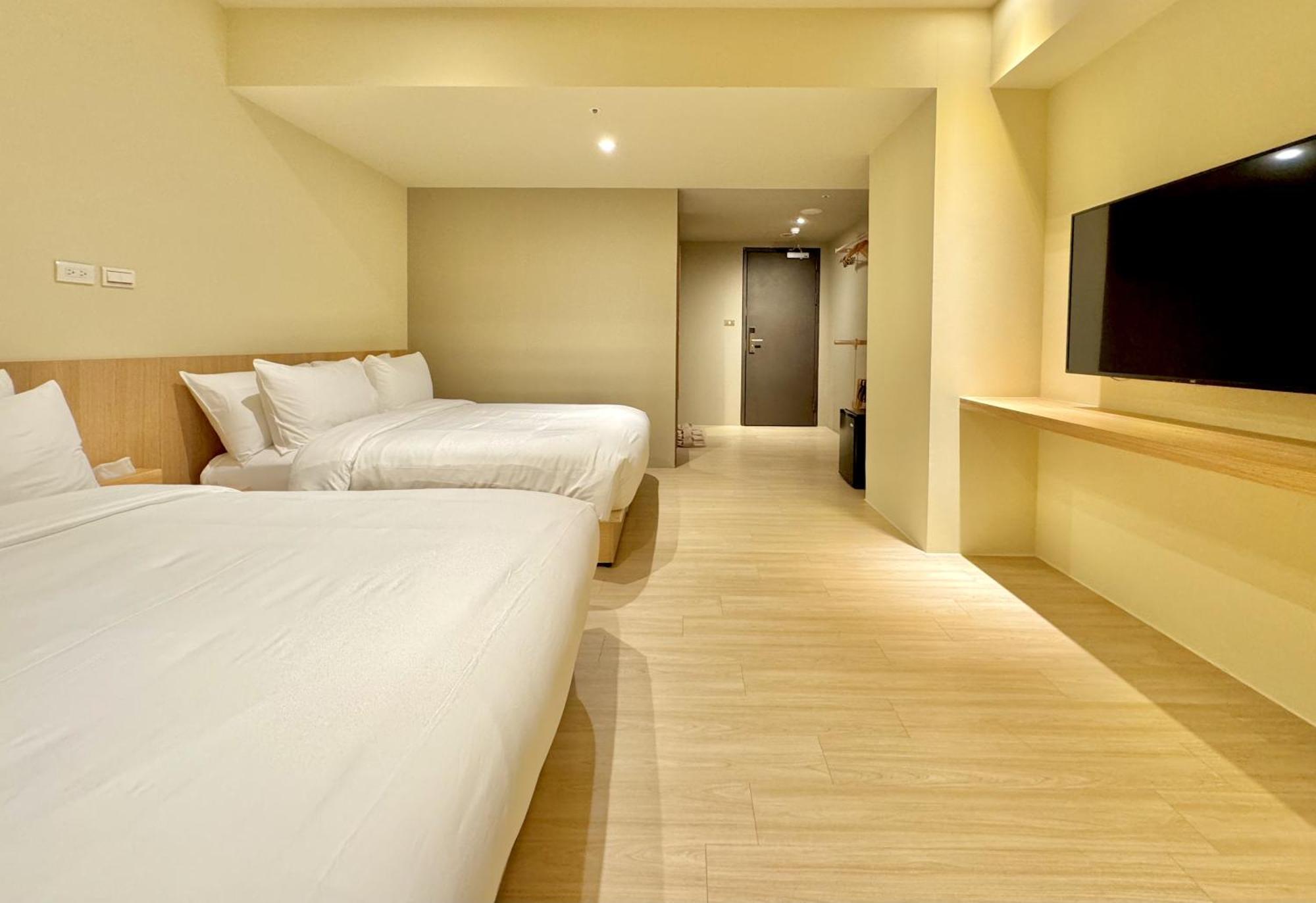 Brown House Hotel - Taipei Main Station Bagian luar foto