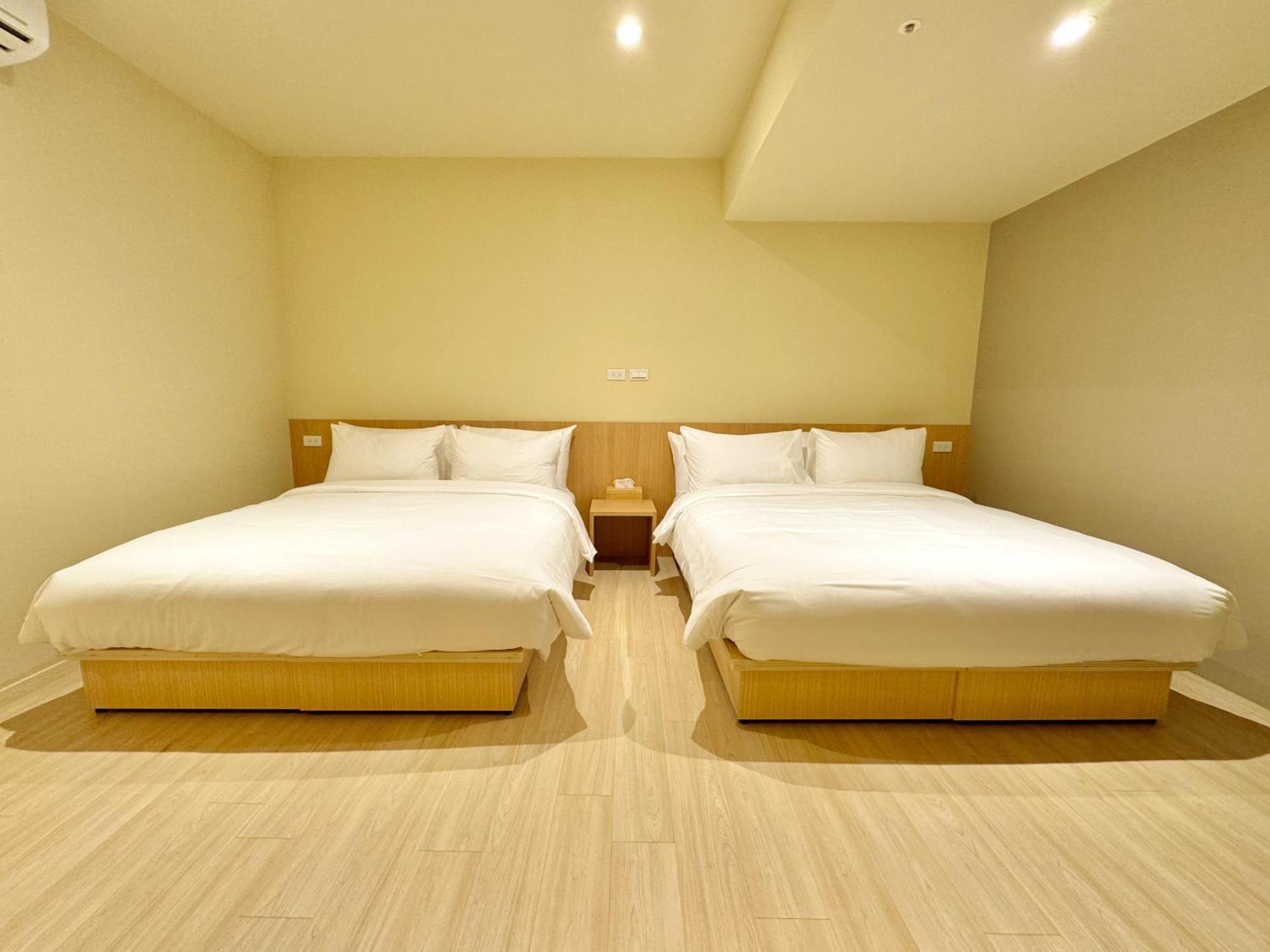 Brown House Hotel - Taipei Main Station Bagian luar foto